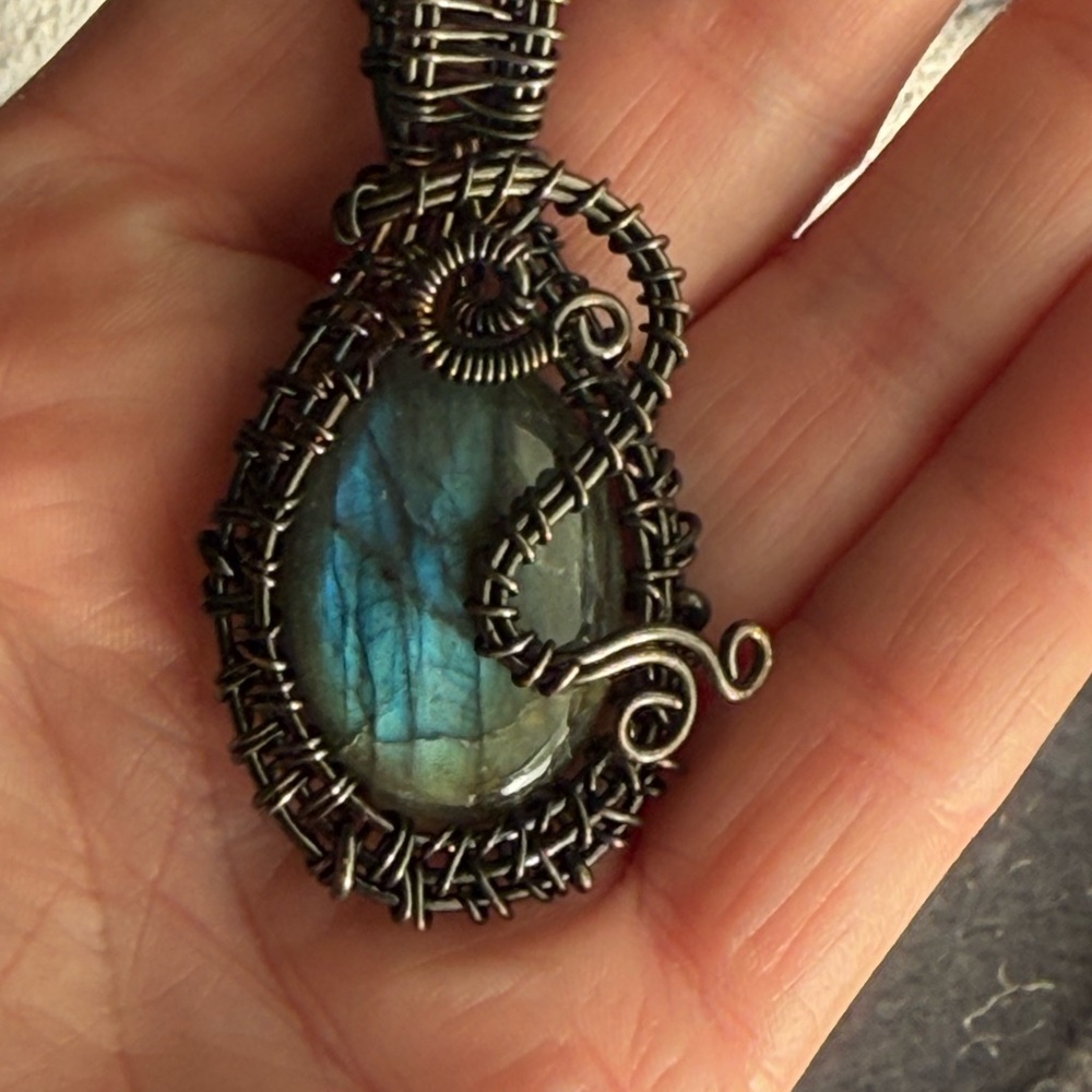 Handcrafted Wire Wrapped Labradorite Pendant - Picture 2 of 5